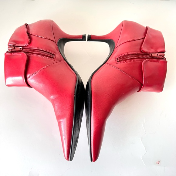 Vintage FIONI Faux Leather Fold Over Pointed Toe Booties—SZ. 6 - Picture 11 of 15